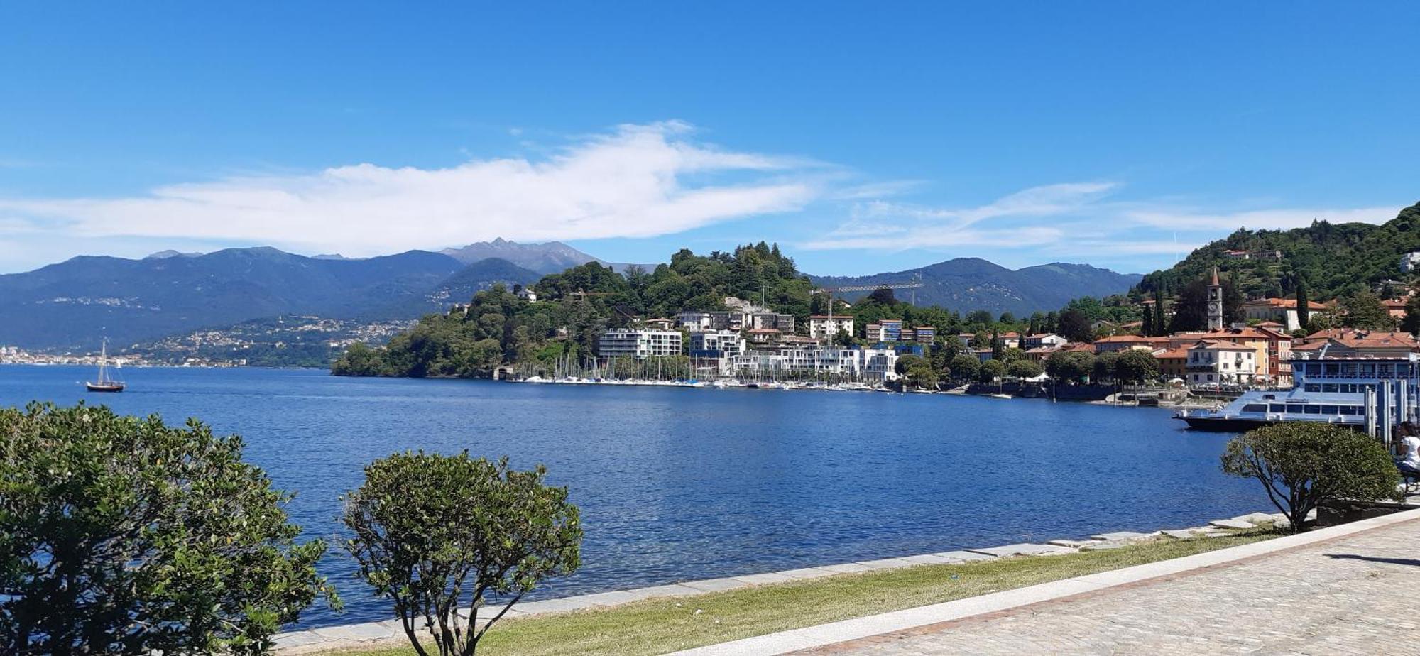 Il Blu Di Laveno Apartment Bagian luar foto